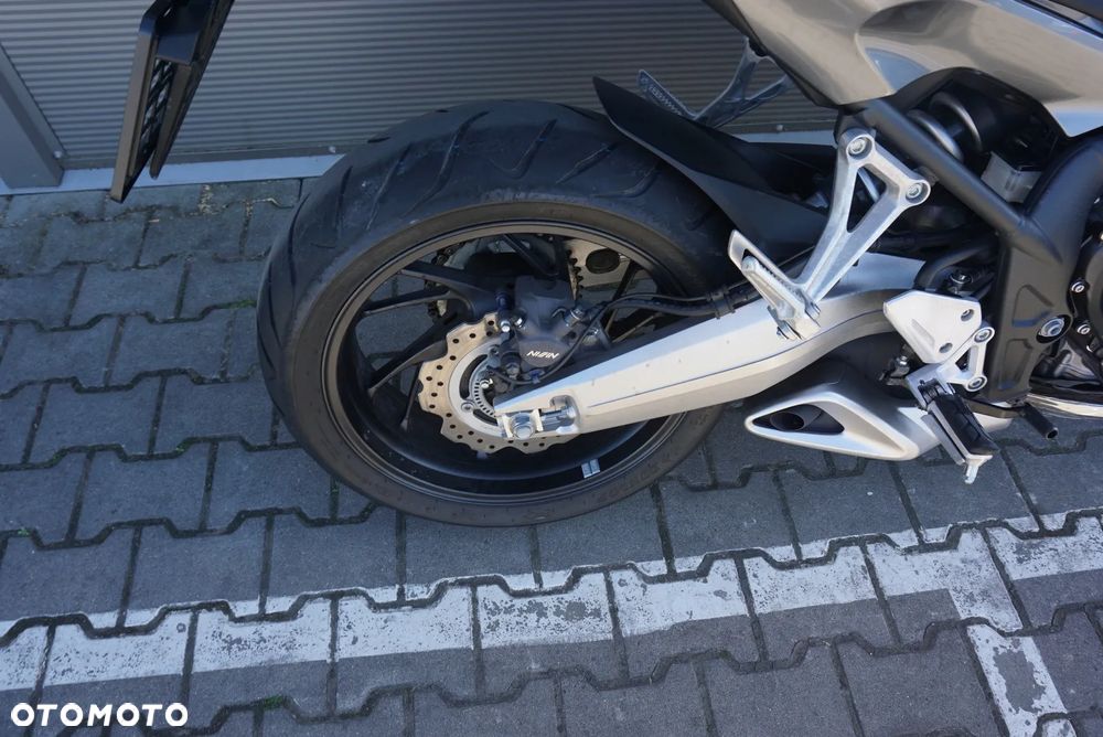 Honda CB - 4