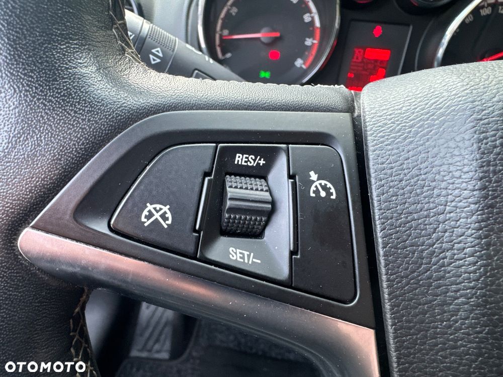 Opel Meriva 1.4 150 Jahre - 32