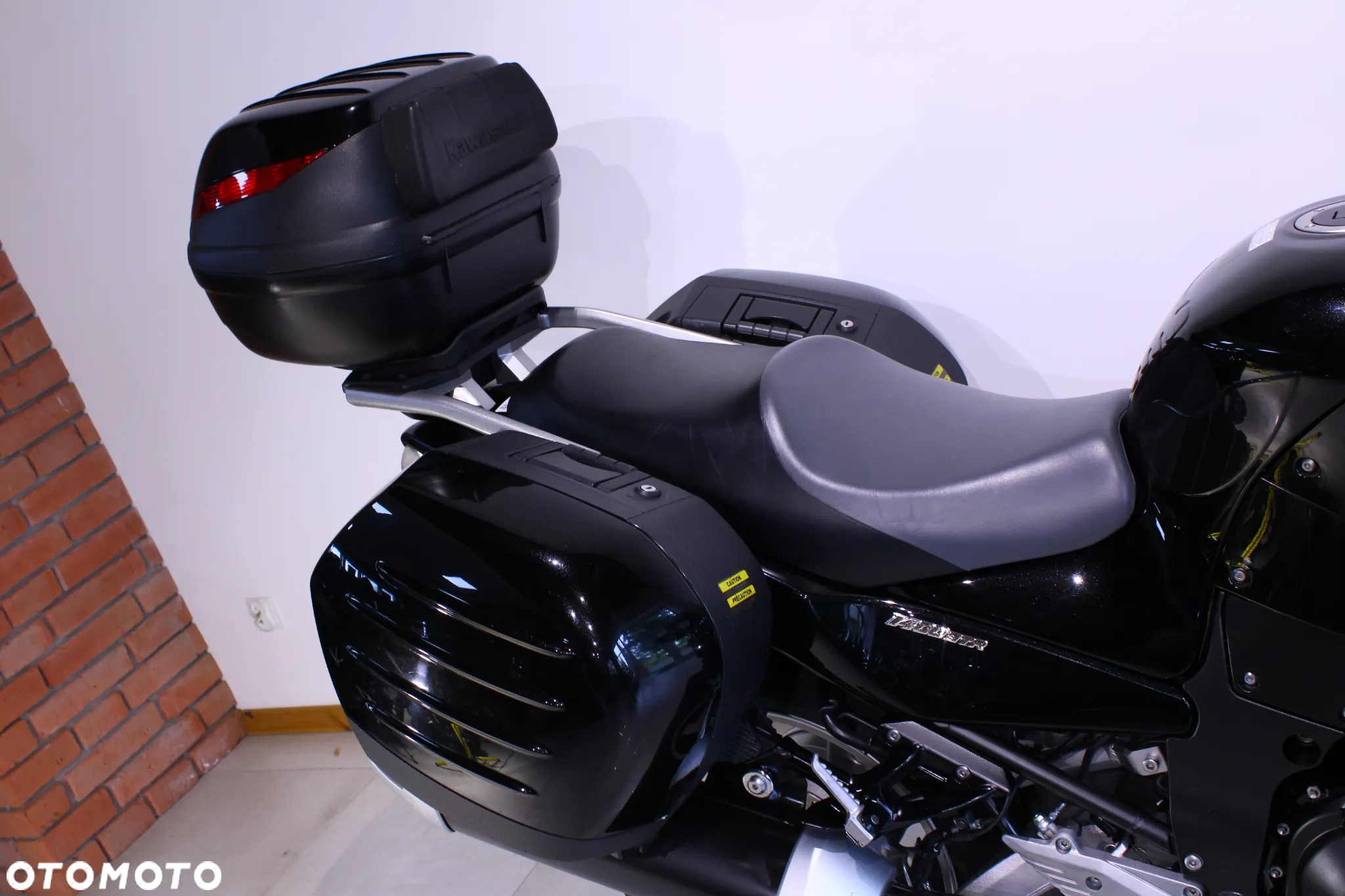 Kawasaki GTR - 14