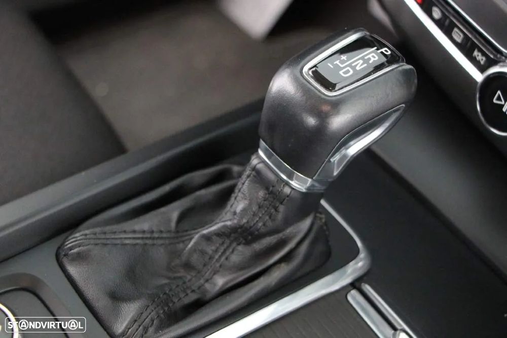 Volvo XC 60 2.0 D4 Momentum Geartronic - 10