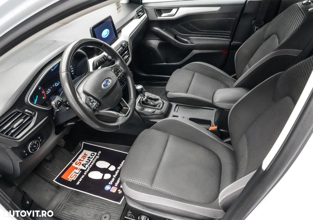 Ford Focus 1.0 EcoBoost 6MT MHEV Titanium - 10