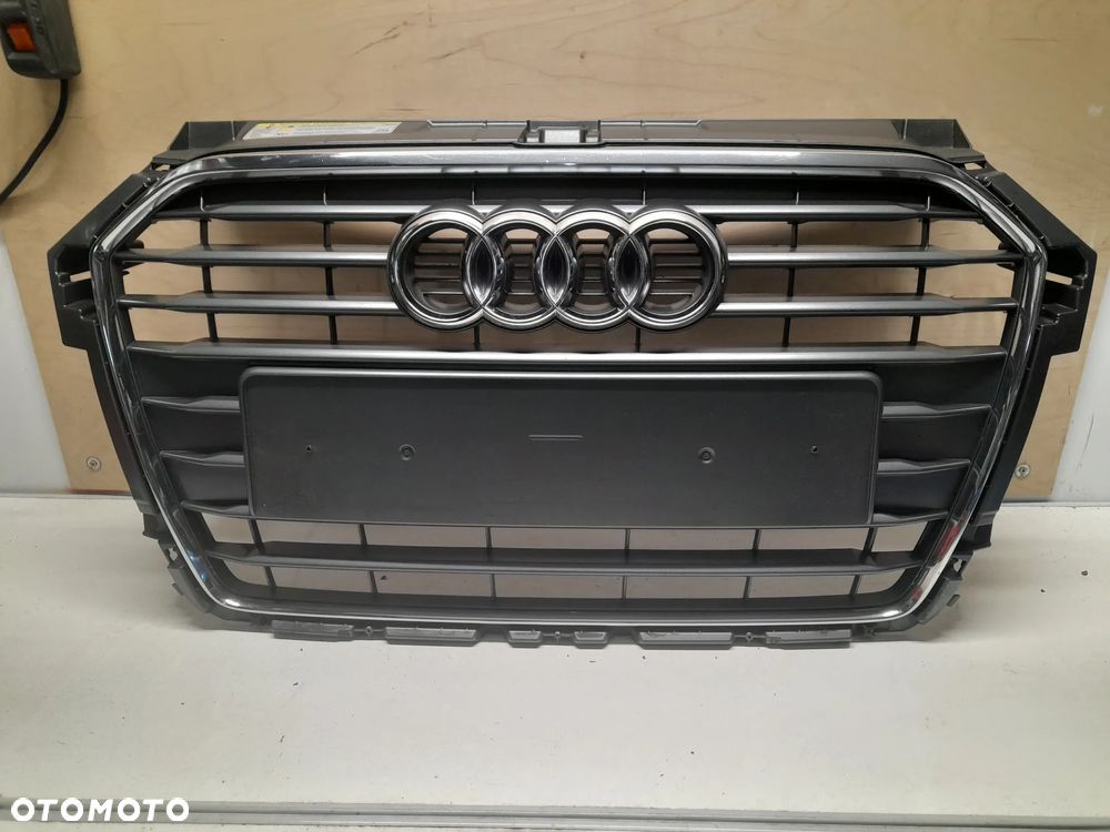 AUDI A1 8XA 13-18r GRILL ATRAPA CHŁODNICY 8XA853651B - 1