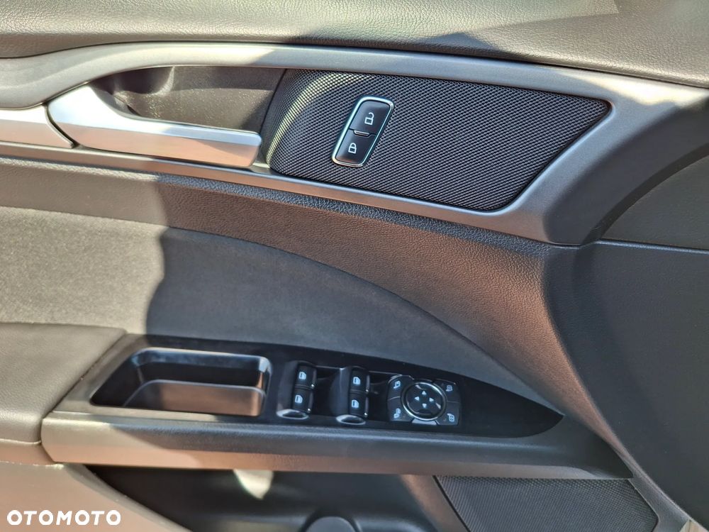 Ford Mondeo - 16