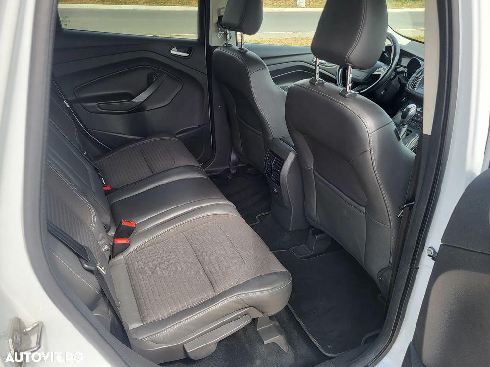 Ford Kuga 1.5 TDCi 2WD Powershift Titanium - 8