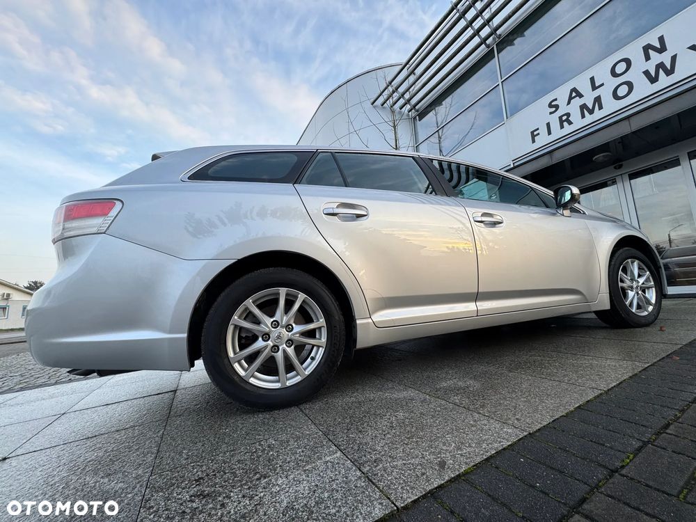 Toyota Avensis 1.8 Sol plus NAVI - 15