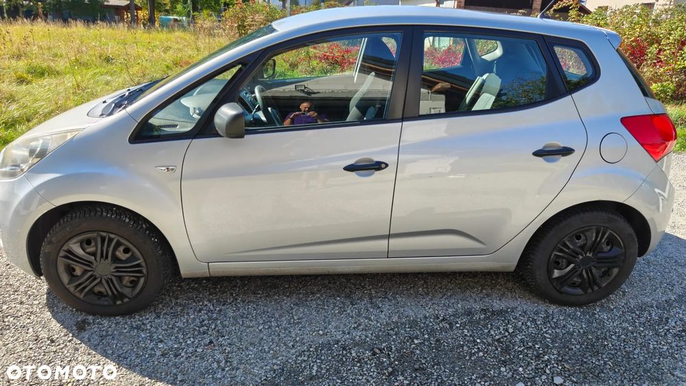 Kia Venga - 5