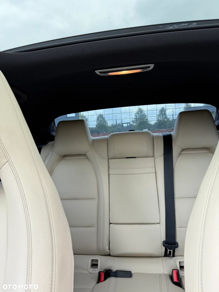 Mercedes-Benz CLA 250 7G-DCT - 28