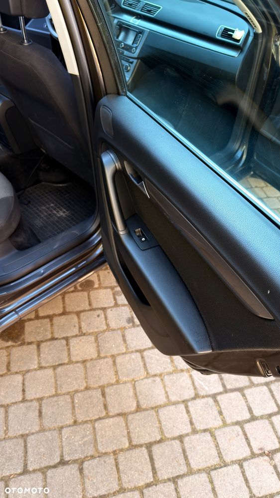 Volkswagen Passat 1.6 TDI Comfortline - 16