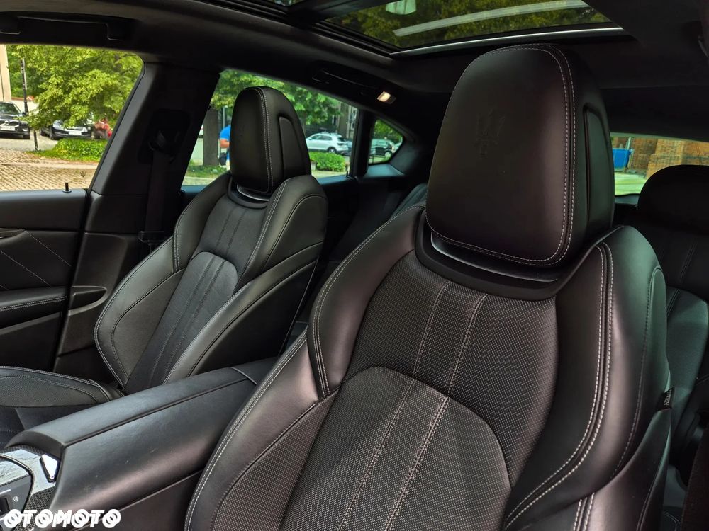 Maserati Levante - 12
