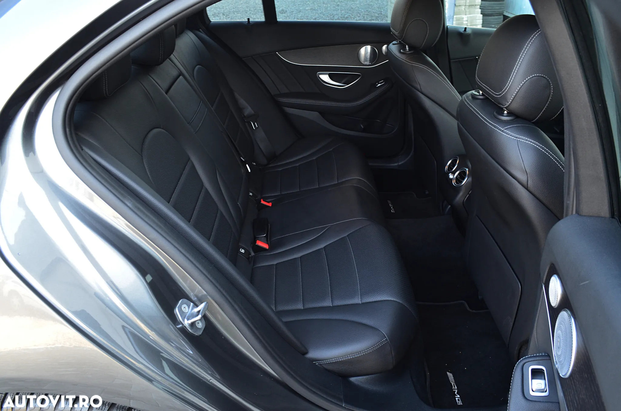 Mercedes-Benz C 200 4Matic 9G-TRONIC AMG Line - 33