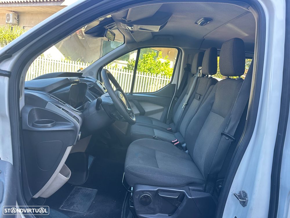 Ford Transit Custom 6 Lugares Nacional - 4