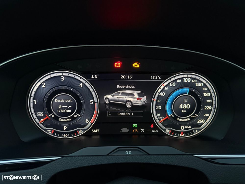 VW Passat Variant 2.0 TDI Highline DSG 4Motion - 28