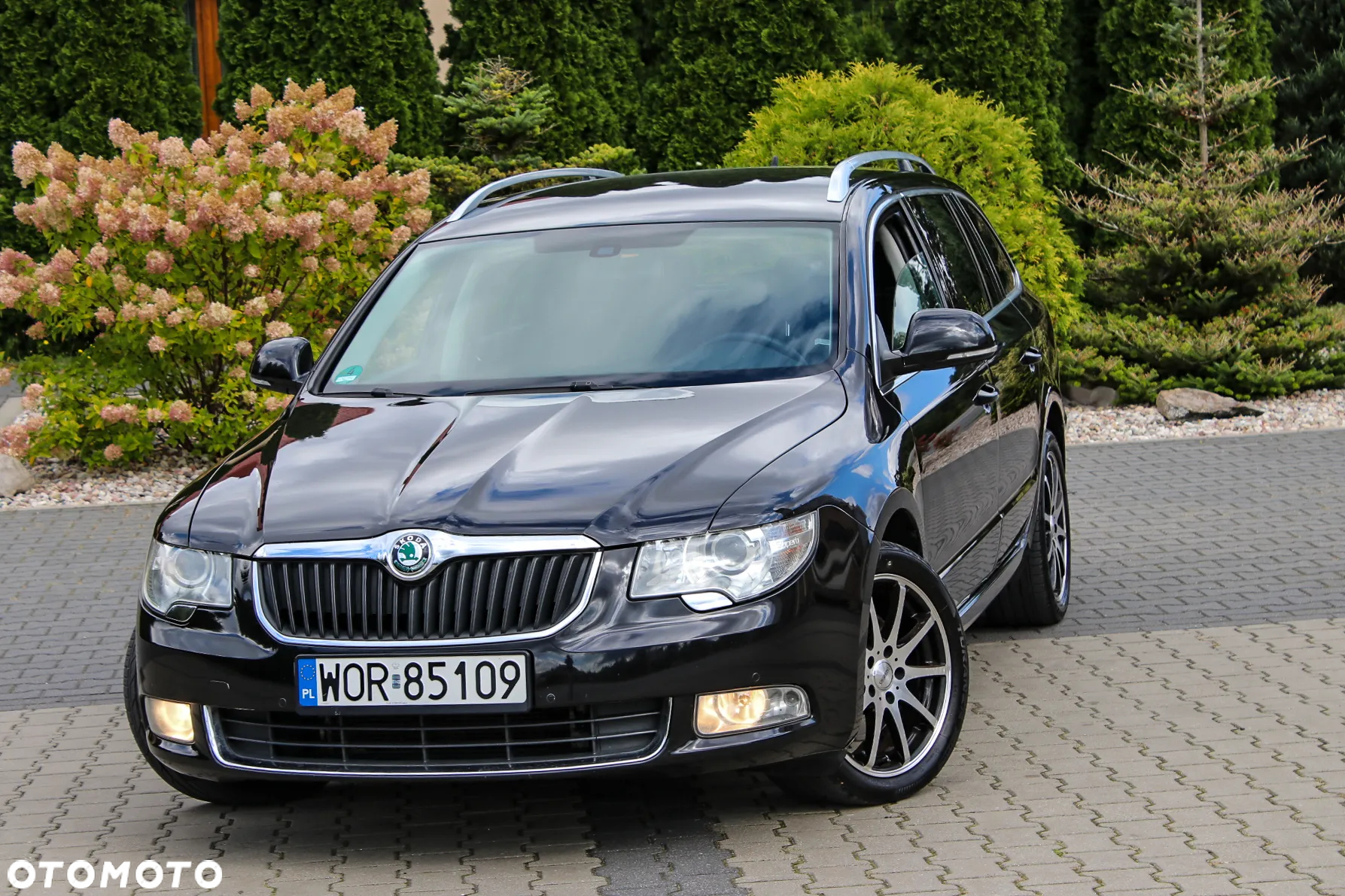 Skoda Superb 2.0 TDI DSG Exclusive - 2