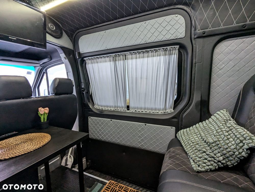 Mercedes-Benz Sprinter - 18