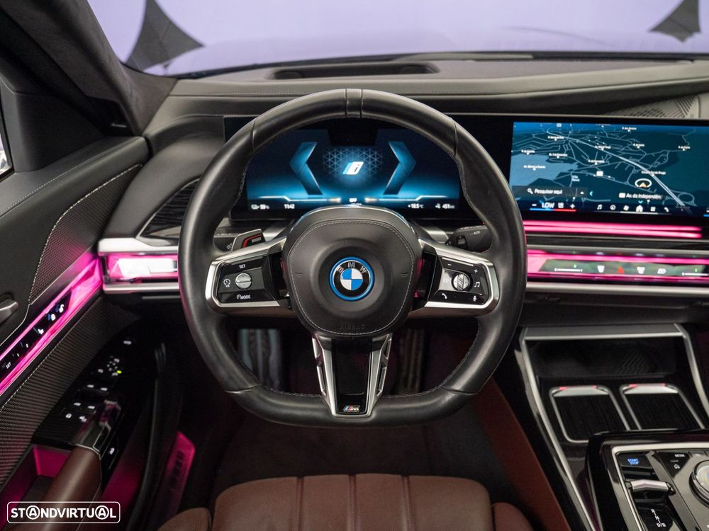 BMW i7 xDrive60 Pack Desportivo M - 19