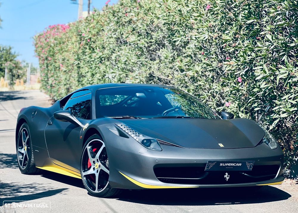 Ferrari 458 - 8