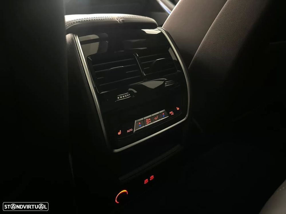 BMW X5 50 e xDrive Edição Desportiva M - 28
