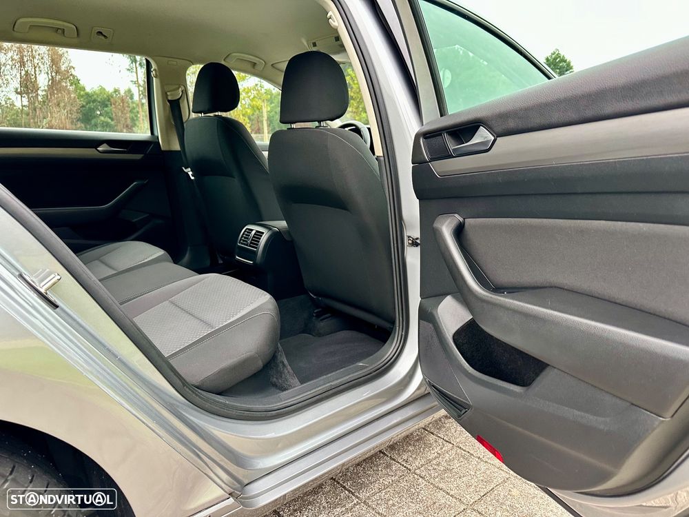 VW Passat Variant 1.6 TDI Confortline - 25