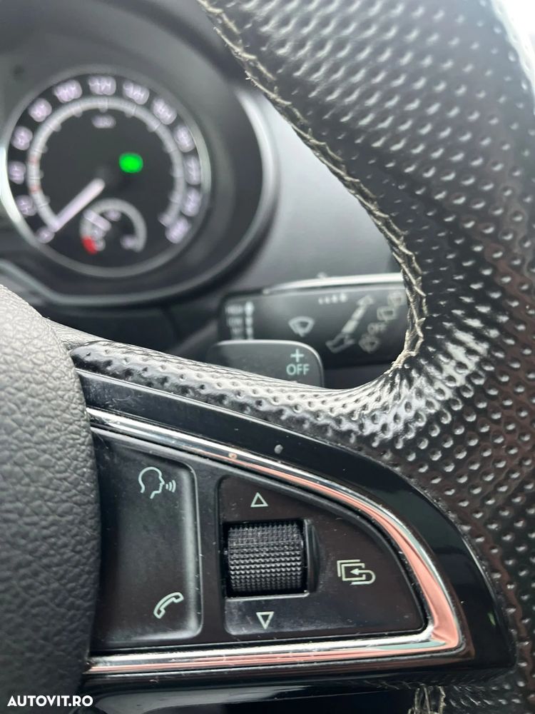 Skoda Octavia 2.0 TDI (Green tec) DSG RS - 39