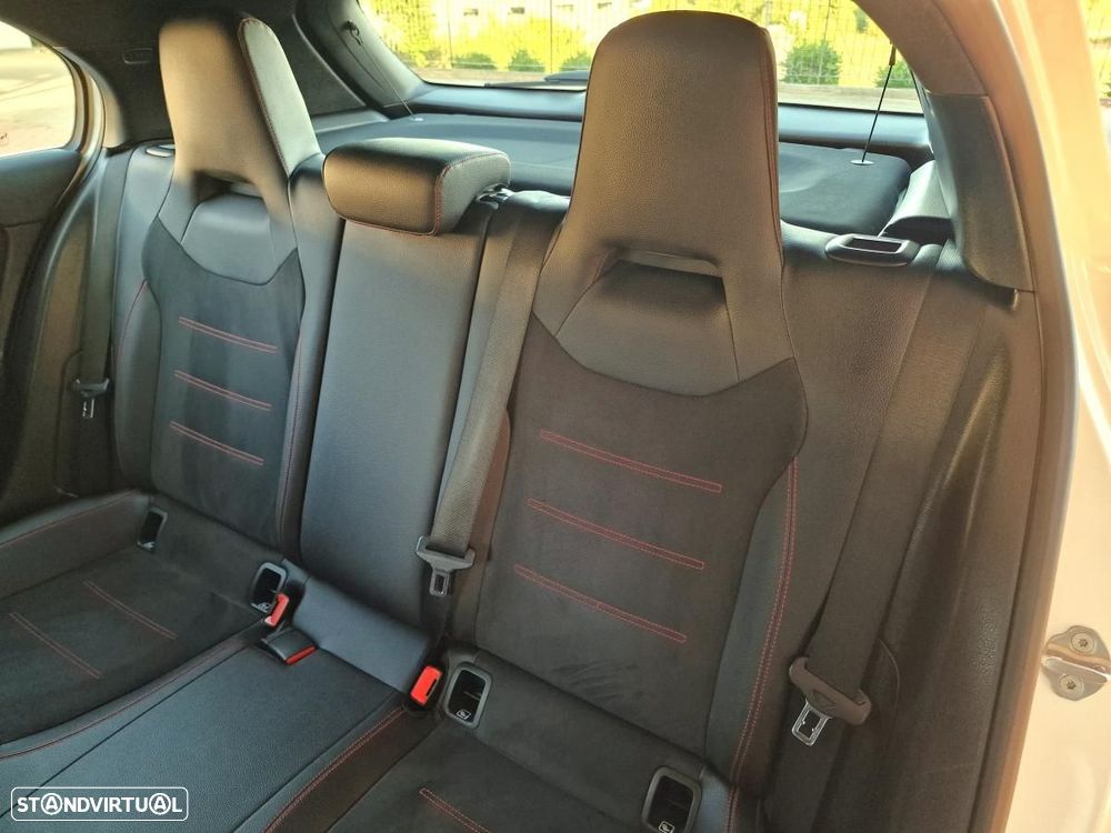 Mercedes-Benz A 180 d AMG Line Aut. — fotografia 16
