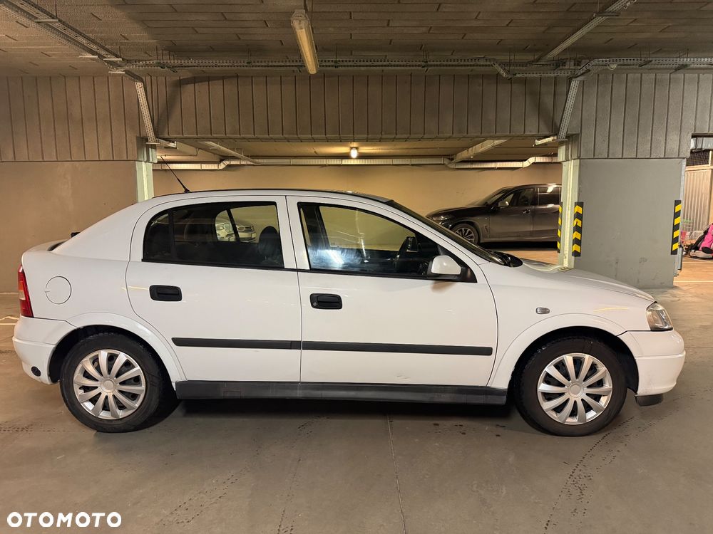 Opel Astra 1.4 GL / Club - 2