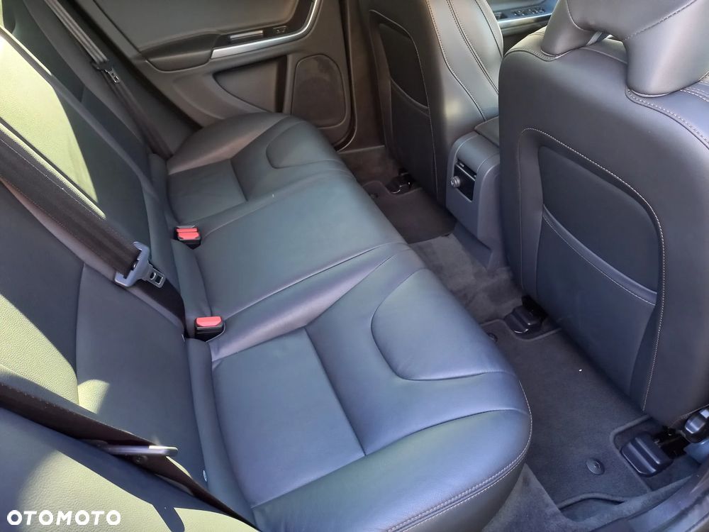 Volvo V60 Cross Country D3 Drive-E Momentum - 20