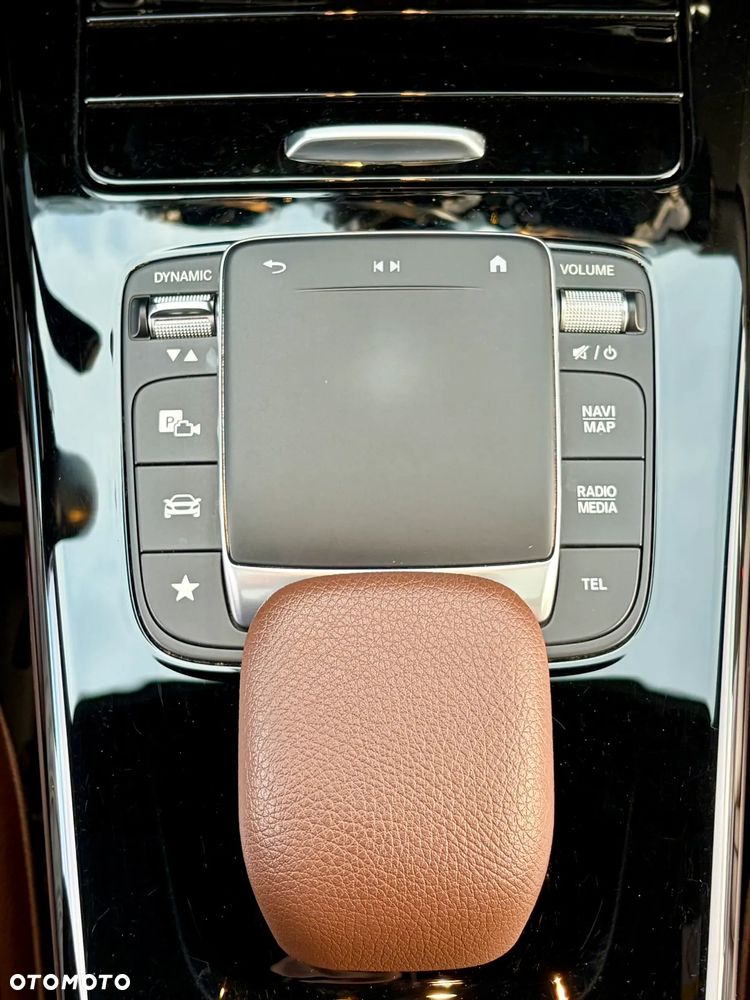 Mercedes-Benz CLA 250 E AMG Line 8G-DCT - 19