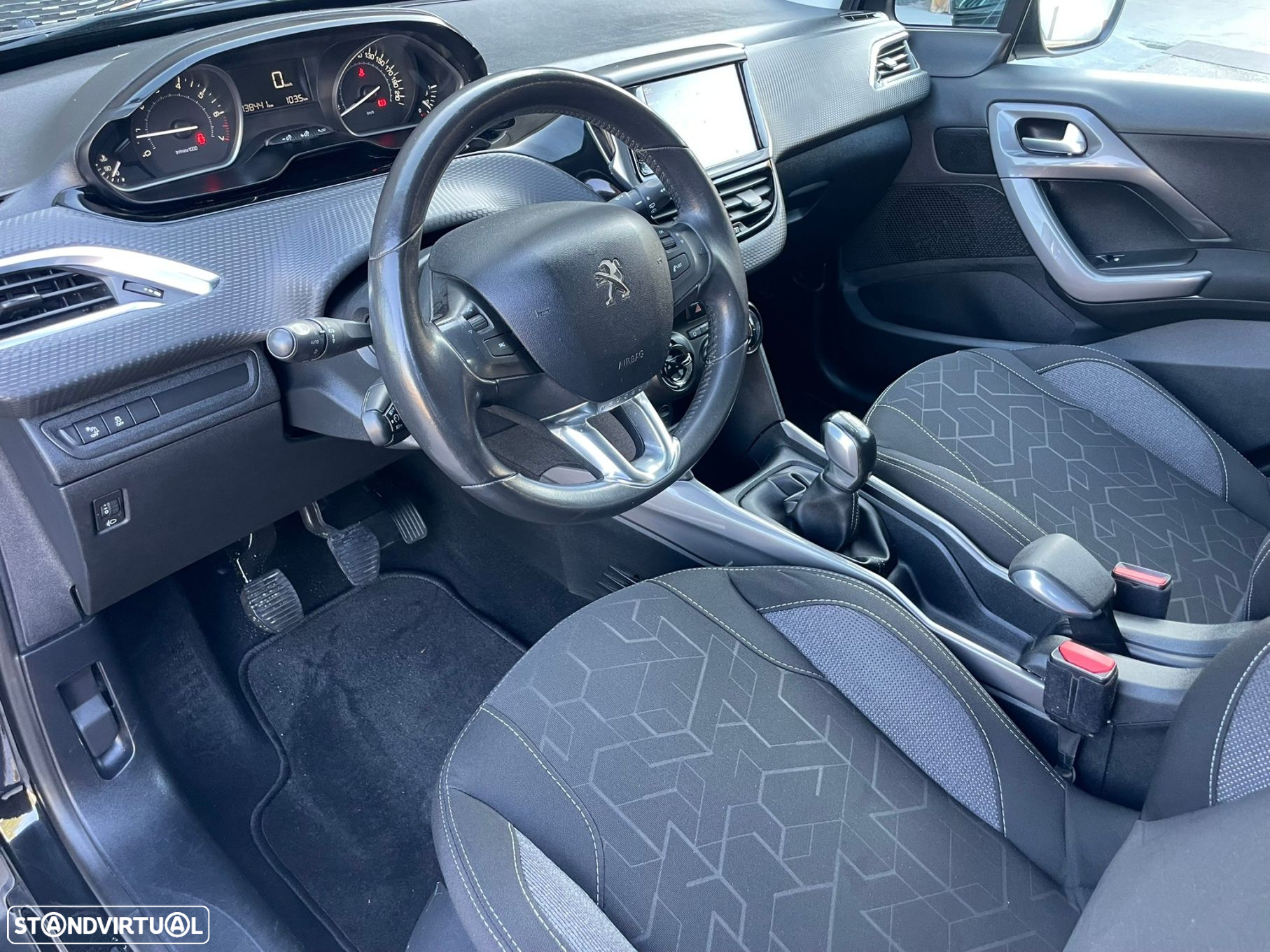 Peugeot 2008 1.2 PureTech Style - 4