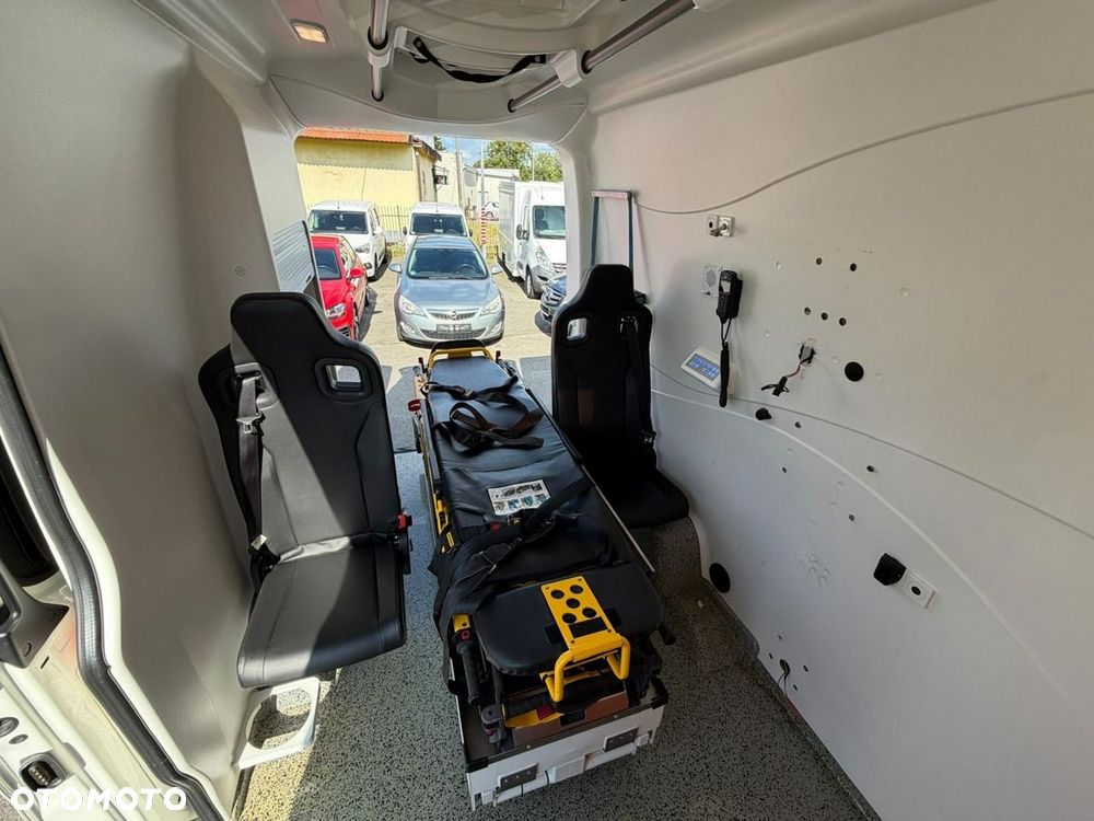 Mercedes-Benz Sprinter - 8