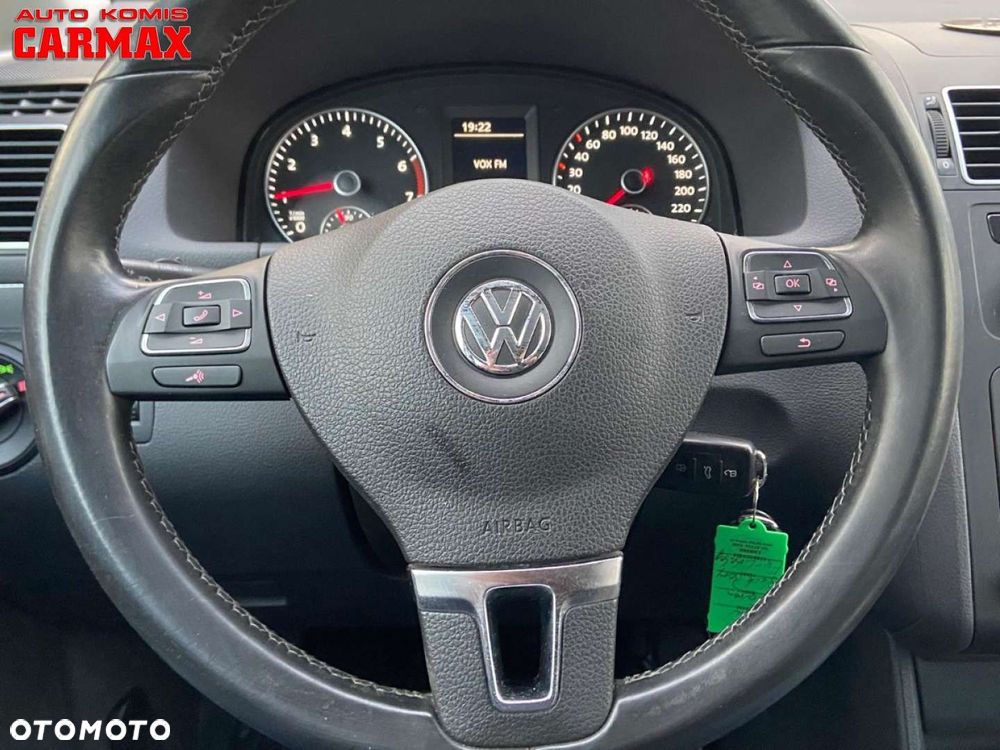 Volkswagen Touran - 14