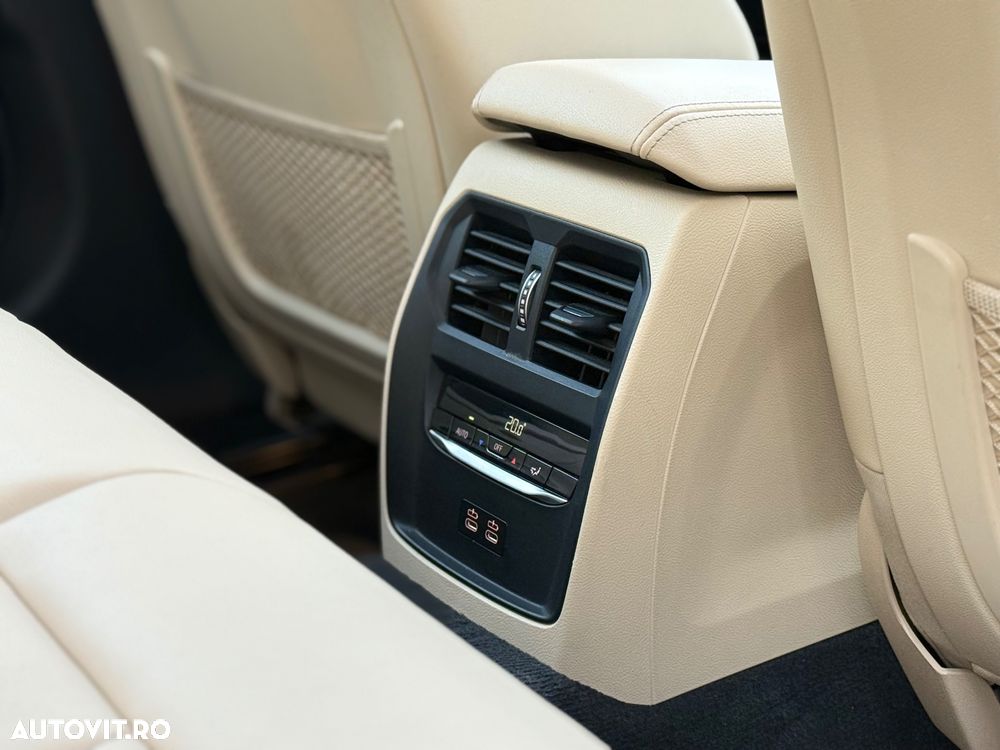 BMW Seria 3 320i AT - 14