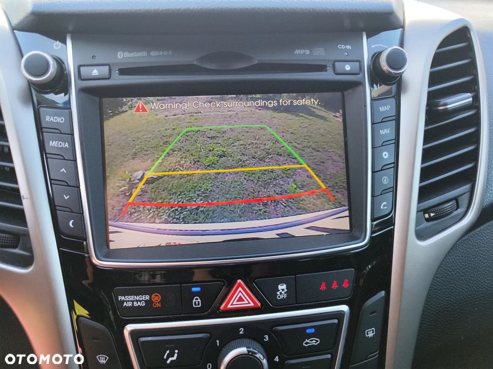 Hyundai i30 1.6 CRDi Fifa World Cup Edition - 25