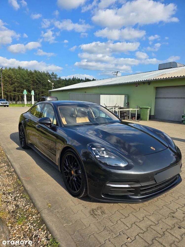 Porsche Panamera 4 - 3