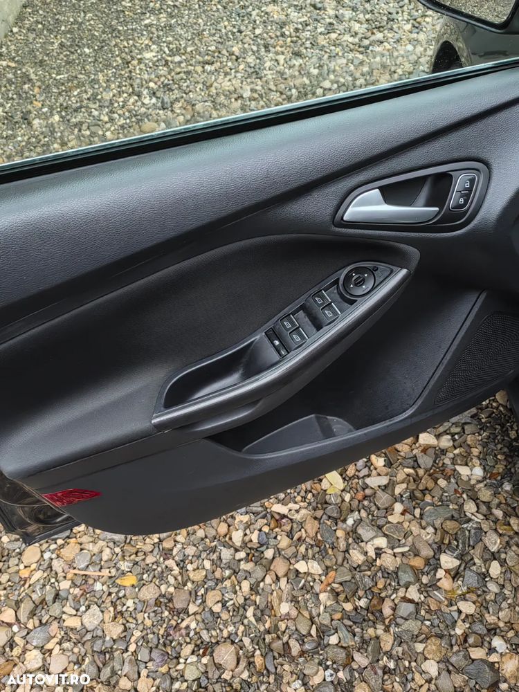 Ford Focus 1.5 EcoBlue Start-Stopp-System Aut. TITANIUM DESIGN - 13