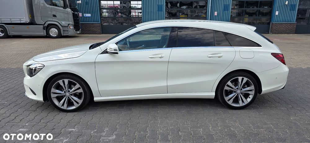 Mercedes-Benz CLA 200 7G-DCT Urban - 18