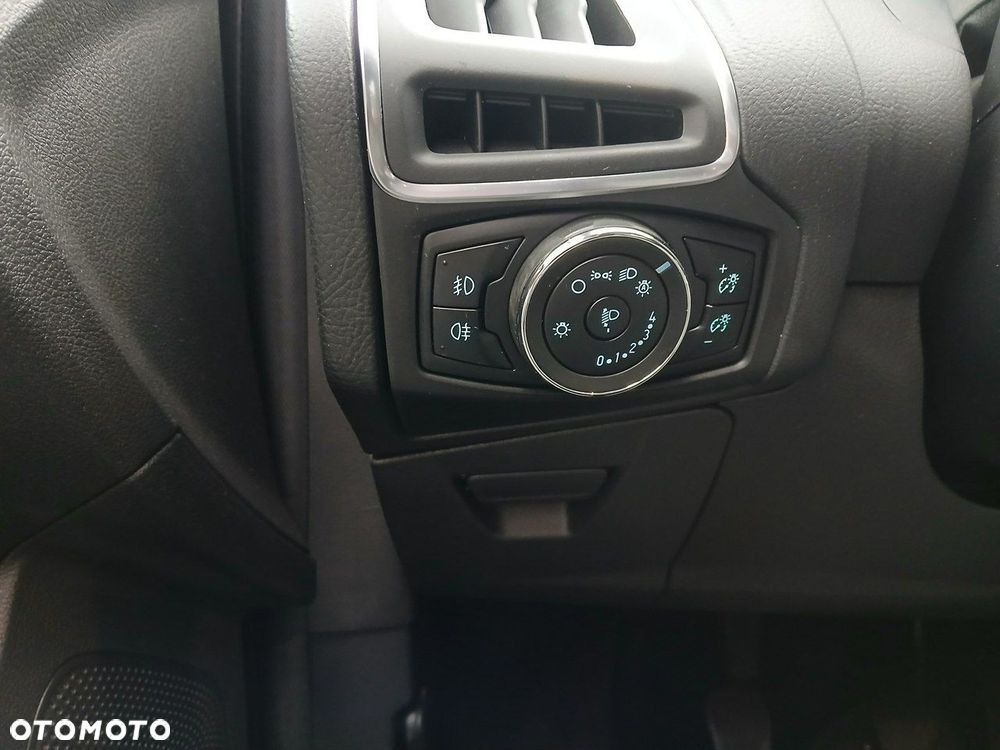 Ford Focus SW 1.6 EcoBoost Titanium - 17