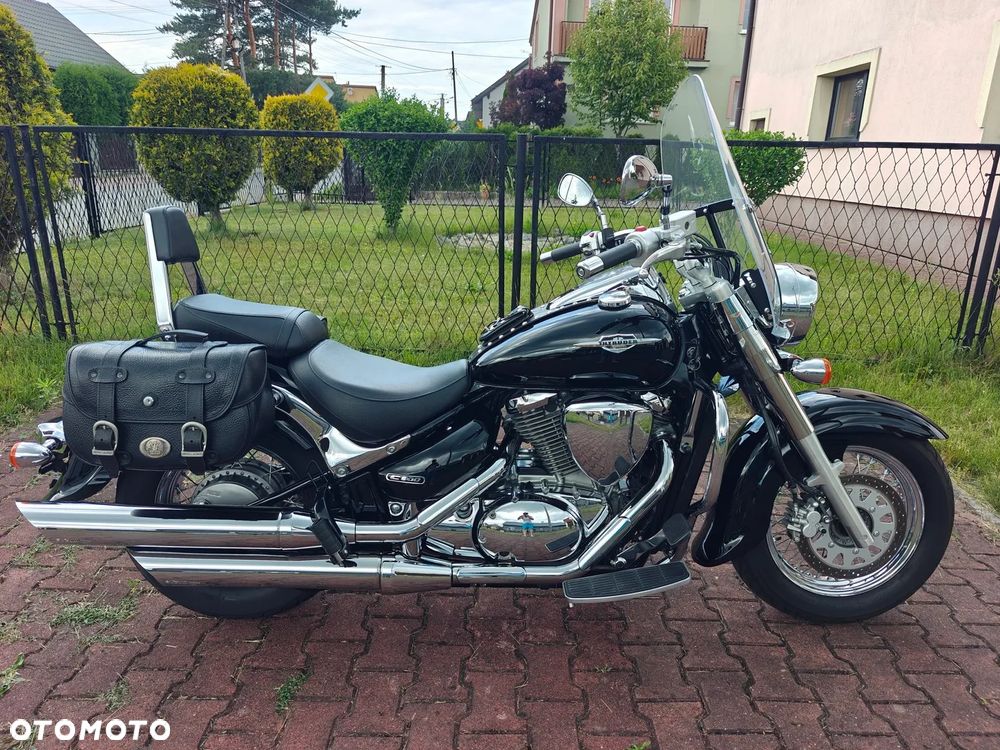 Suzuki Intruder - 2