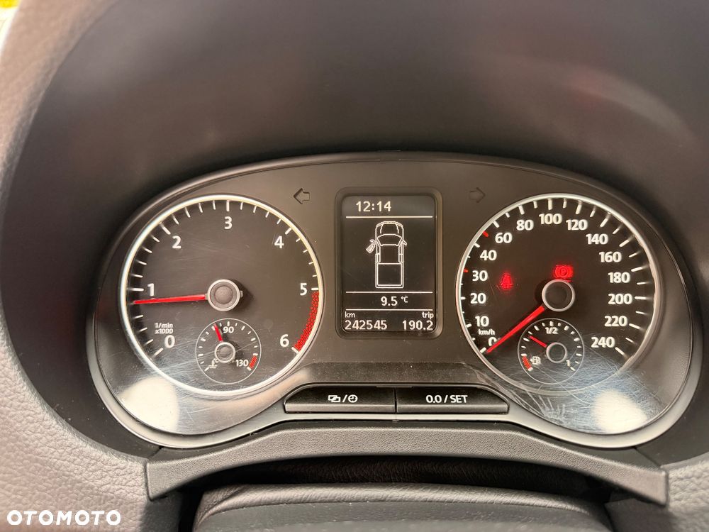 Volkswagen Amarok - 15