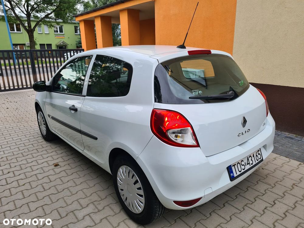 Renault Clio - 7