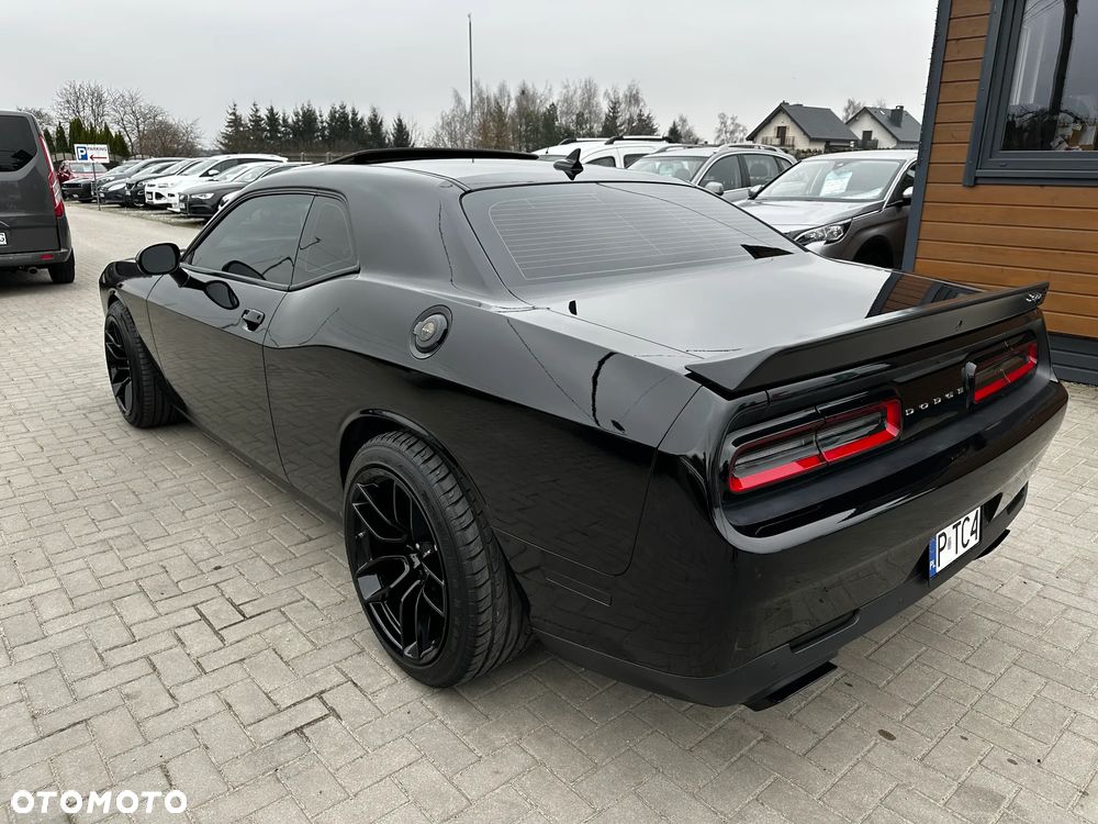Dodge Challenger - 4