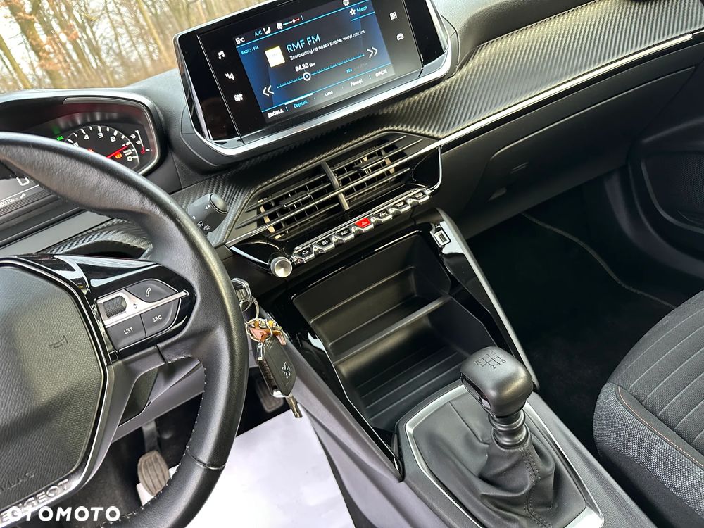 Peugeot 2008 1.2 Pure Tech Allure S&S - 4