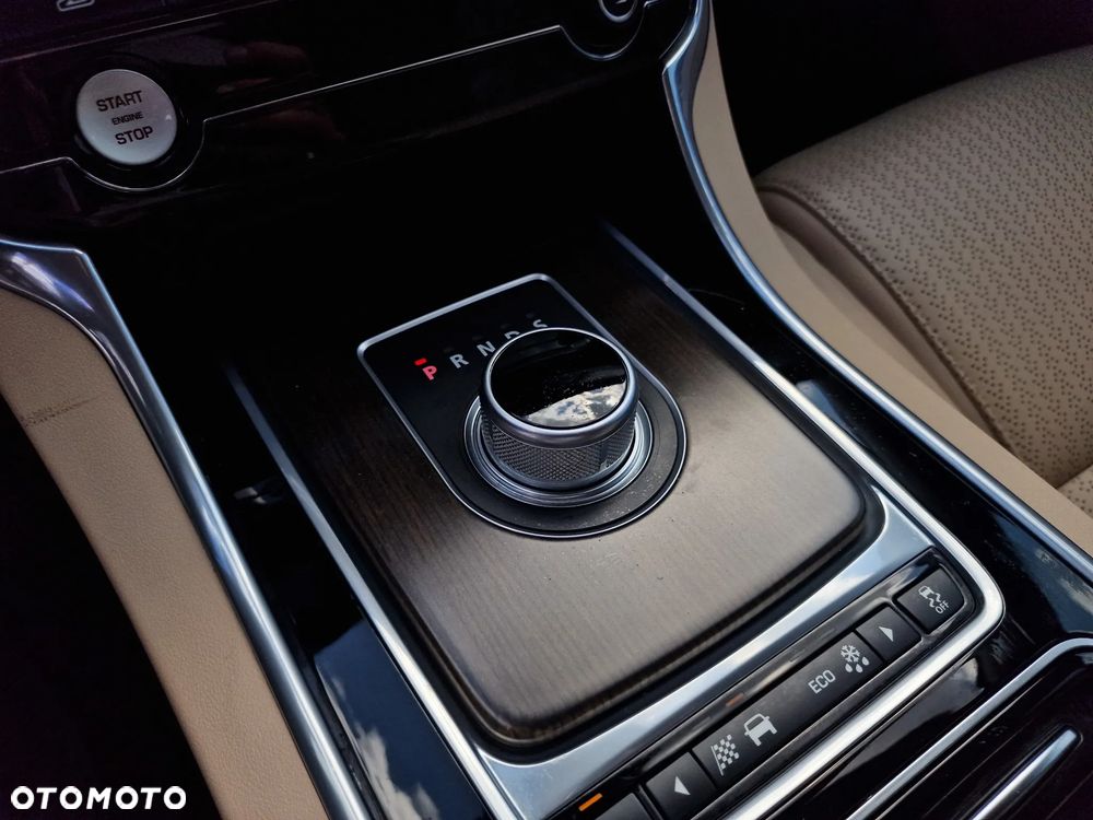 Jaguar XF E-Performance Portfolio - 26