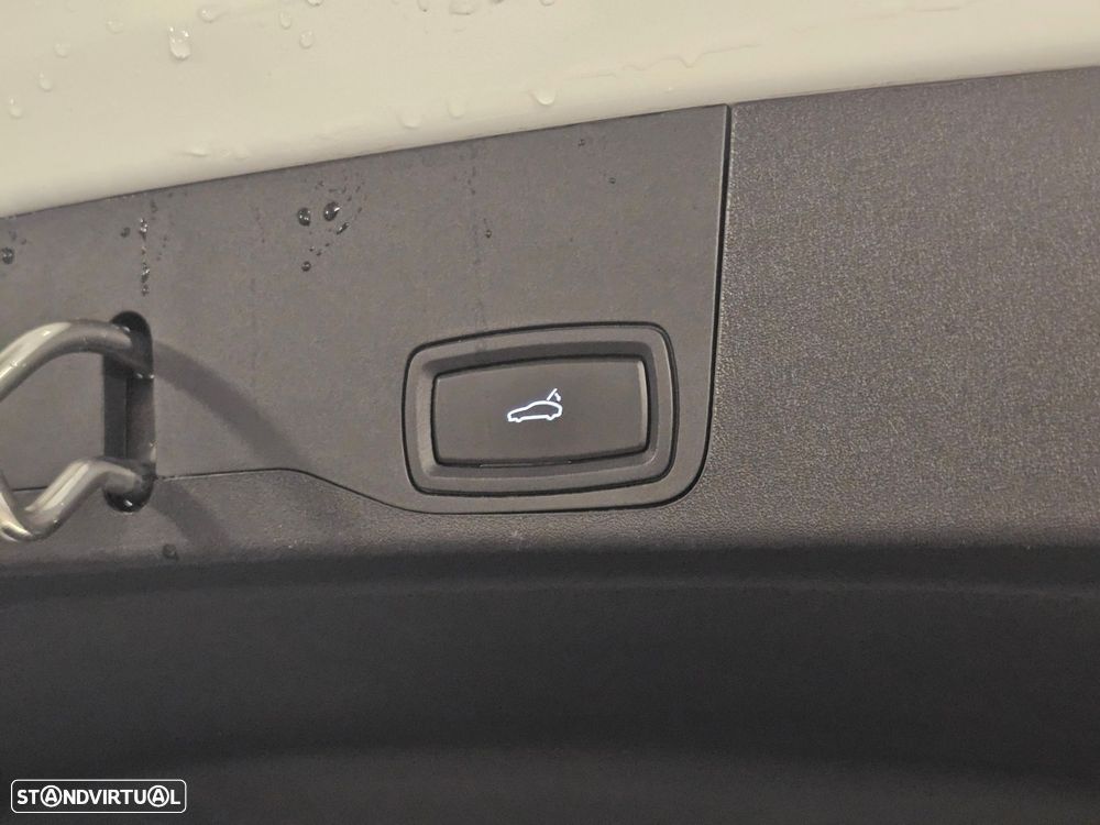 Porsche Taycan Cross Turismo 4 - 26