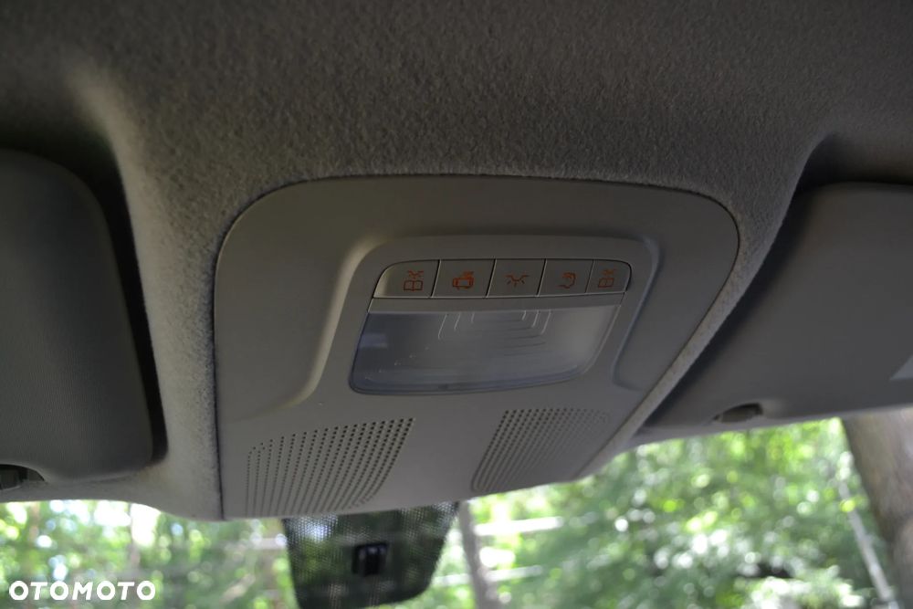 Mercedes-Benz VITO - 19