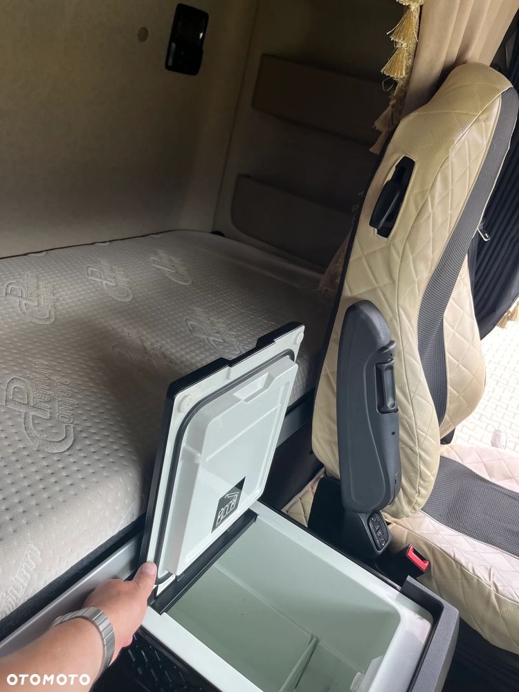 Mercedes-Benz Actros 1848 Gigaspace Lowdeck 500 tys km Klima parkingowa Ksenony Airbag Ledy - 9