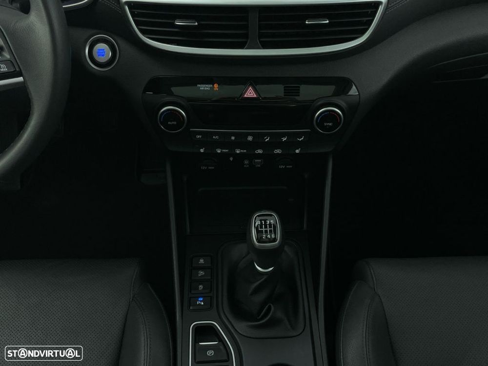 Hyundai Tucson 1.6 CRDi Premium - 16