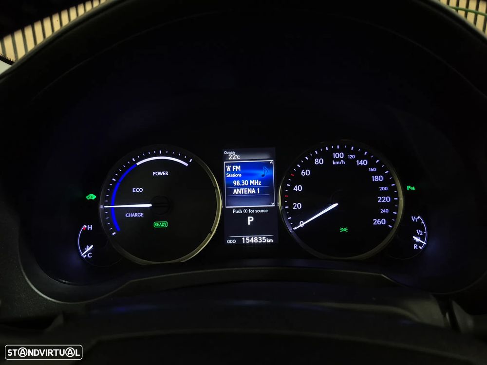 Lexus IS 300H Executive - 37