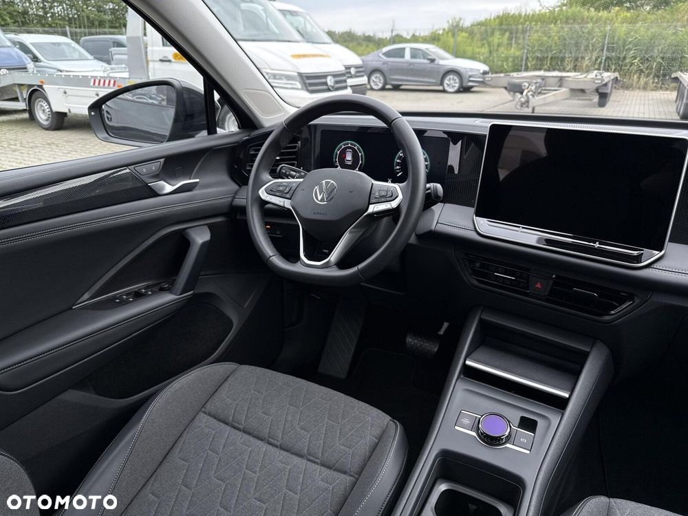 Volkswagen Tiguan - 12