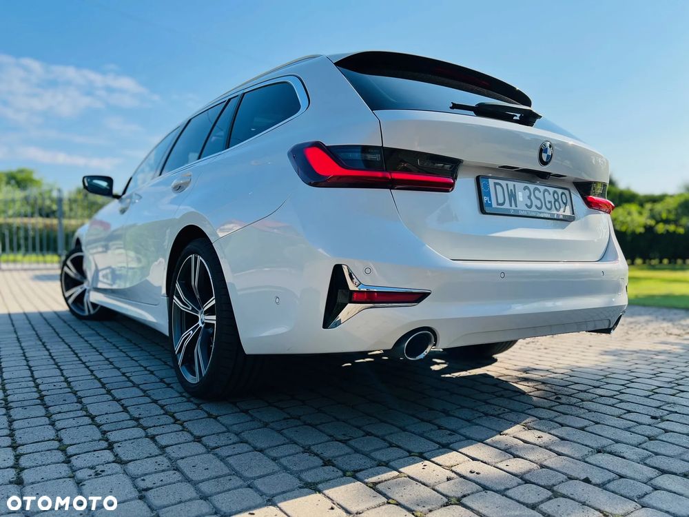 BMW Seria 3 320d xDrive Luxury Line sport - 24