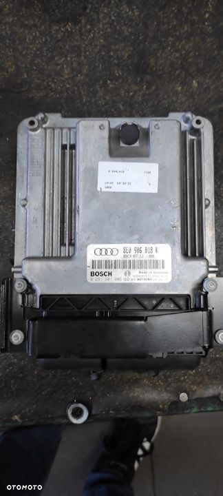 STEROWNIK SILNIKA 2.0 FSI 8E0906018K AWA
